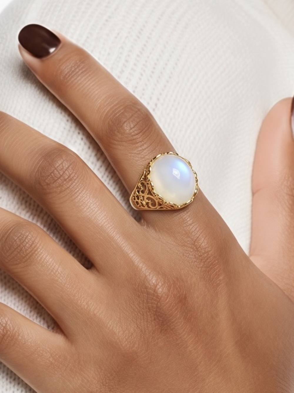 NWT Ethnic Synthetic Pearly White Gemstone Ring.